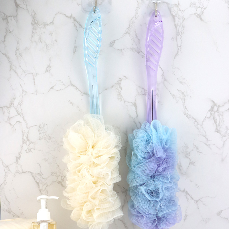 Is een plastic badborstel de juiste keuze voor de delicate huid van uw baby